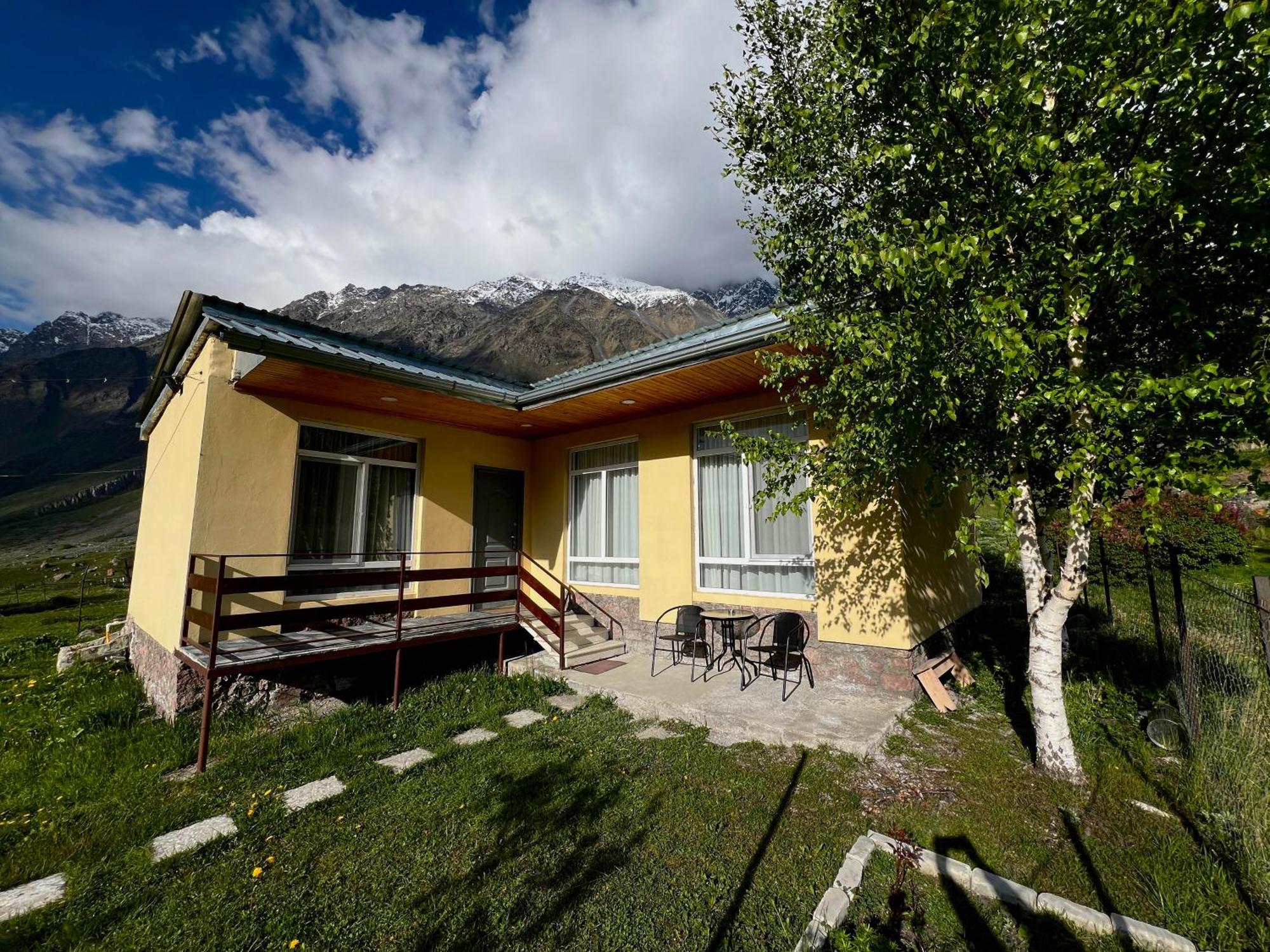 Mountain Kazbegi Apartment Bagian luar foto