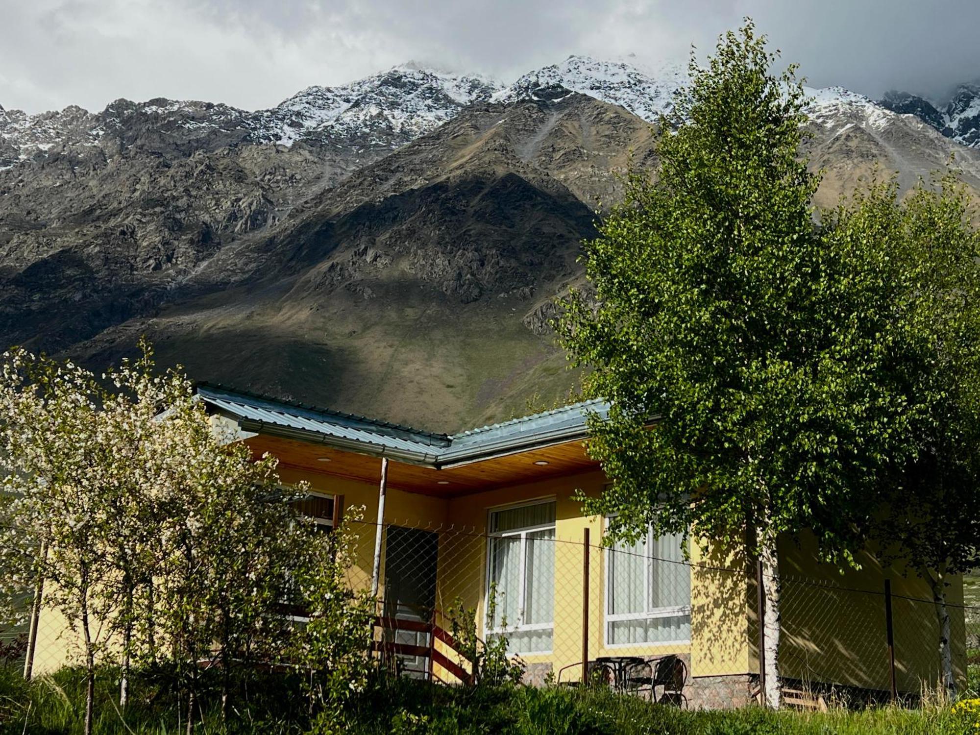 Mountain Kazbegi Apartment Bagian luar foto